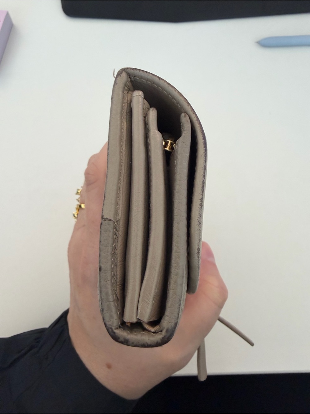 Chloé Alphabet Long Flap Taupe/Gray Leather Wallet with Gold Disc - Picture 5 of 8